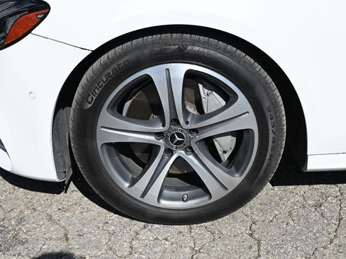 Used 2017 Mercedes-Benz E 300 image 13