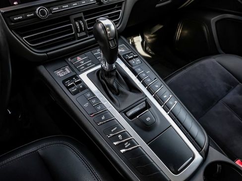 Used 2021 Porsche Macan S AWD/4WD image 24