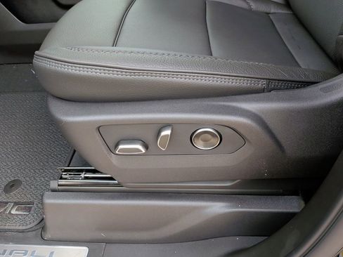 New 2026 GMC Sierra 1500 Denali AWD/4WD image 13
