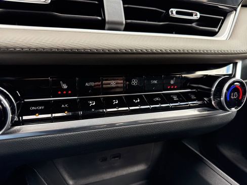 New 2026 Chevrolet Equinox LT w/ Convenience Package II image 22