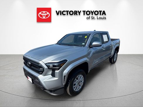 Used 2026 Toyota Tacoma SR5 AWD/4WD image 7