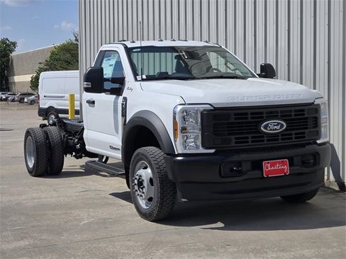 New 2026 Ford F550 4x4 Regular Cab Super Duty image 2