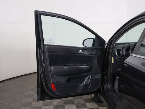 Used 2022 Kia Sportage LX image 15