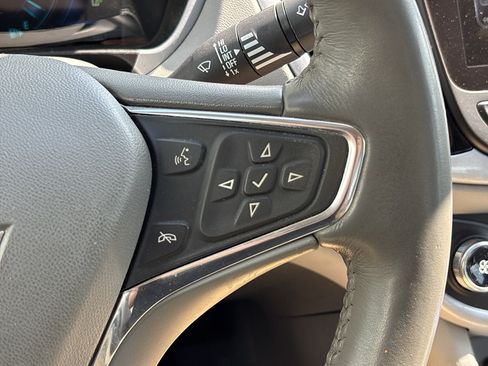 Used 2017 Chevrolet Volt LT w/ Comfort Package FWD image 18