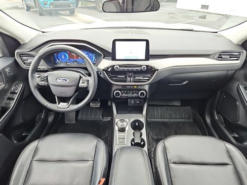 Used 2022 Ford Escape SEL w/ Technology Package FWD image 9