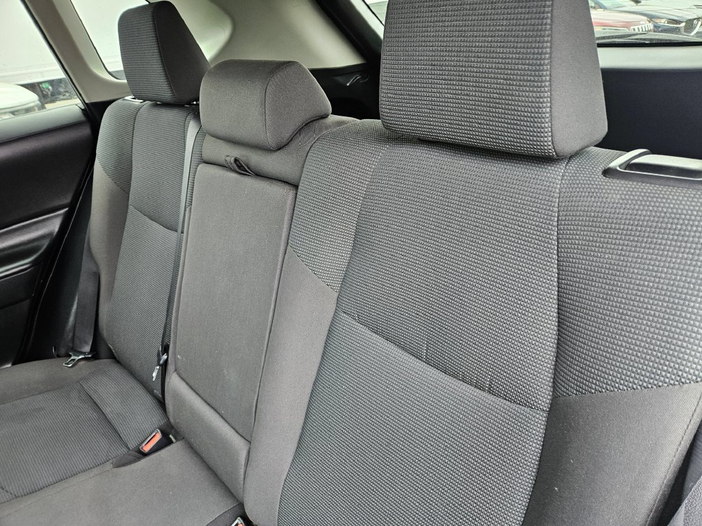 Used 2022 Toyota RAV4 LE AWD/4WD image 14