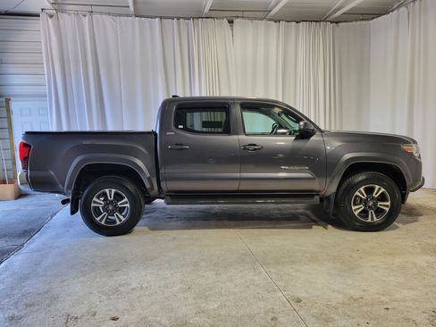 Used 2018 Toyota Tacoma SR5 image 4
