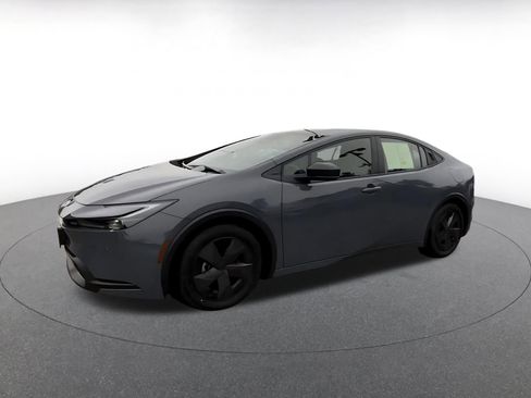 Used 2025 Toyota Prius LE image 8