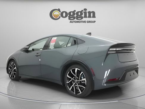 New 2026 Toyota Prius Plug-In Hybrid image 10