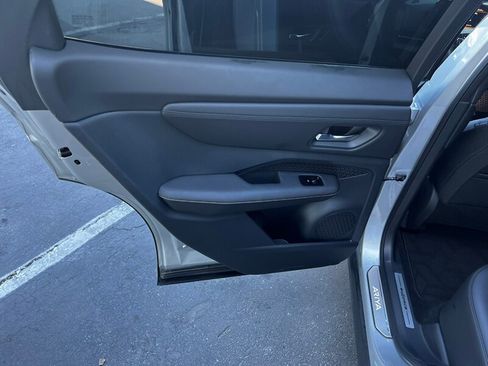 Used 2023 Nissan Ariya AWD image 21