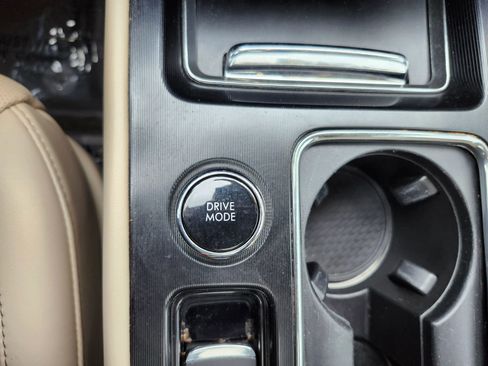 Used 2020 Lincoln Corsair FWD w/ Premium Package image 22