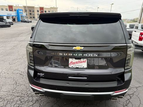 New 2026 Chevrolet Suburban High Country AWD/4WD image 9
