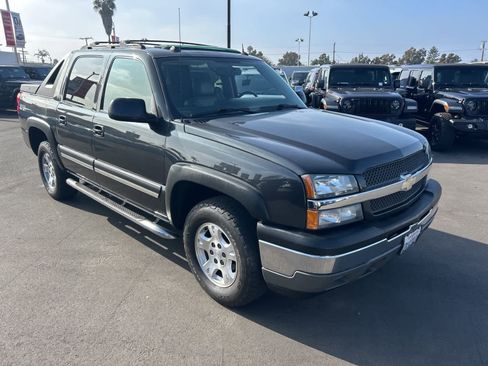 Used 2005 Chevrolet Avalanche Z71 w/ Sun And Sound Package image 9
