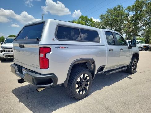 Used 2020 Chevrolet Silverado 2500 Custom w/ Custom Value Package AWD/4WD image 4