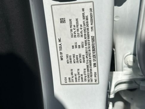 Used 2024 Tesla Model 3 Long Range AWD/4WD image 36