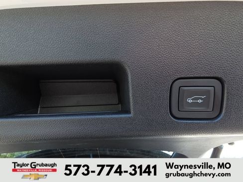 Used 2026 Chevrolet Traverse LT w/ Driver Confidence Package FWD image 34