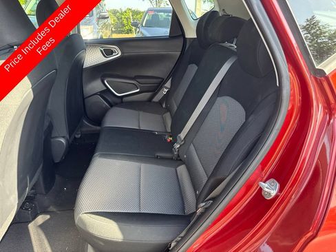 Used 2022 Kia Soul LX w/ Technology Package FWD image 10