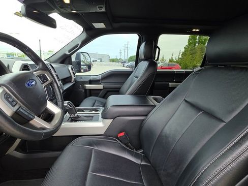 Used 2018 Ford F150 Lariat w/ Equipment Group 502A Luxury AWD/4WD image 11