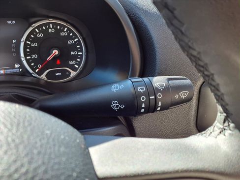 Used 2021 Jeep Renegade Latitude image 15