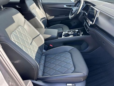 New 2026 Volkswagen Atlas Cross Sport SEL Premium R-Line AWD/4WD image 20