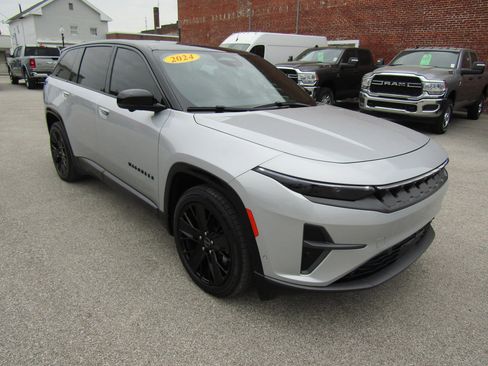 Used 2024 Jeep Wagoneer Launch Edition image 1