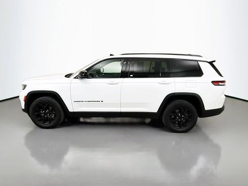 Used 2024 Jeep Grand Cherokee L Altitude AWD/4WD image 4