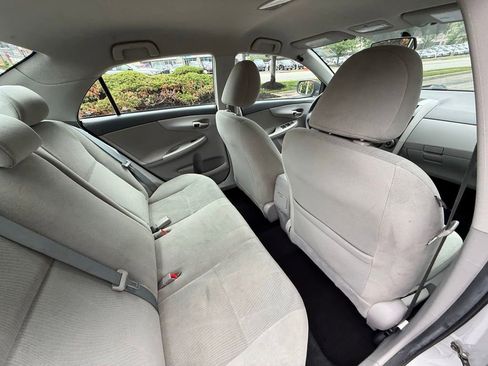 Used 2013 Toyota Corolla LE FWD image 34