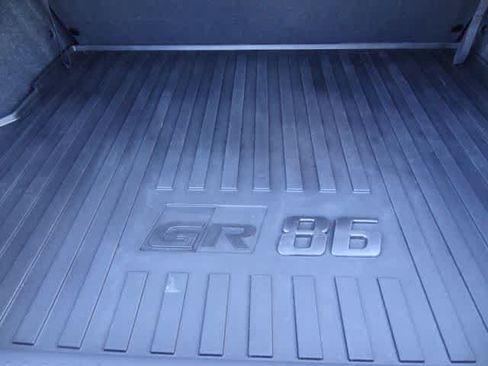 Used 2025 Toyota GR86 Premium w/ ALL Weather Mat Package (TMS) RWD image 9