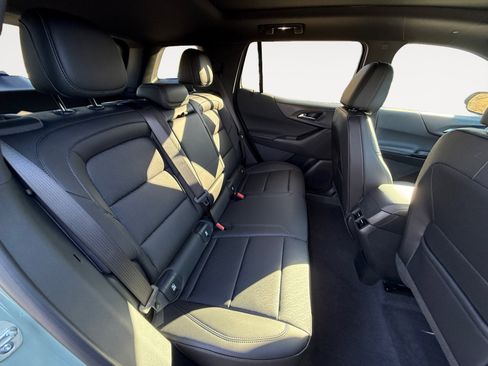 New 2026 Chevrolet Equinox LT w/ Convenience Package II image 18