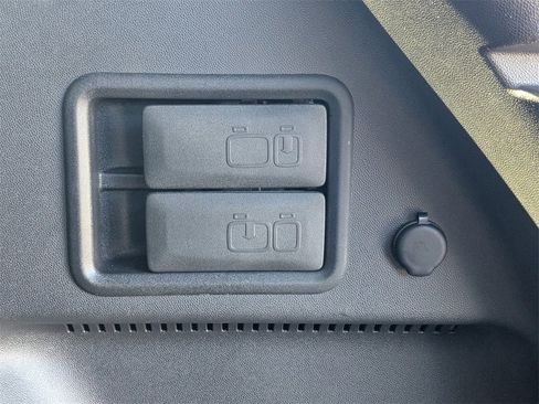 Used 2023 Chevrolet Equinox RS image 14