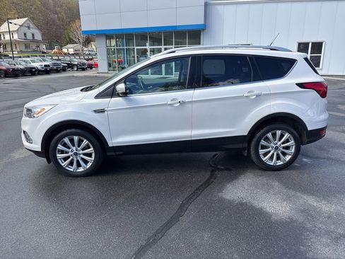 Used 2019 Ford Escape Titanium AWD/4WD image 2