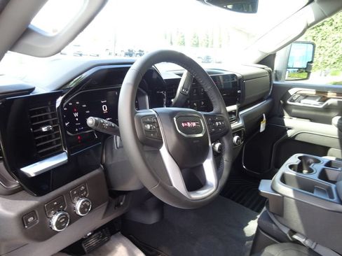 New 2026 GMC Sierra 2500 SLE AWD/4WD image 12