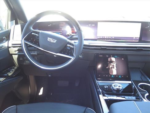 New 2026 Cadillac Escalade Luxury w/ Touring Package image 22