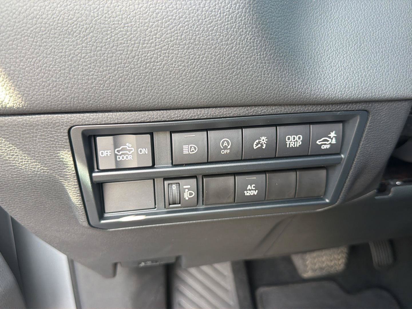 Used 2024 Toyota Tundra Limited w/ Power Package AWD/4WD image 15