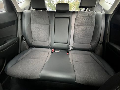 Used 2025 Kia Seltos S image 40