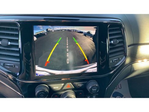 Used 2019 Jeep Grand Cherokee High Altitude AWD/4WD image 12