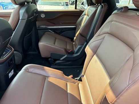 New 2026 Lincoln Navigator L Reserve AWD/4WD image 18