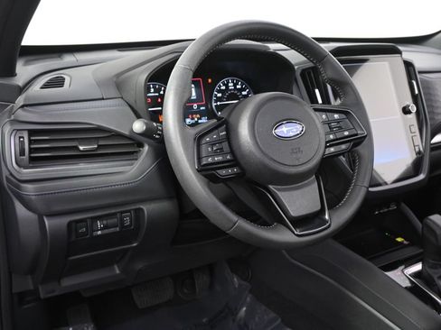 Used 2025 Subaru Forester Premium AWD/4WD image 12