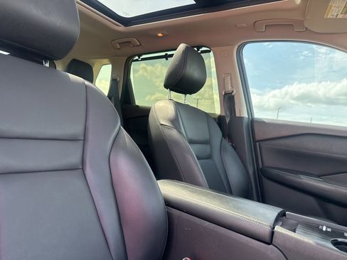Certified 2023 Nissan Rogue SV w/ SV Premium B Package FWD image 27