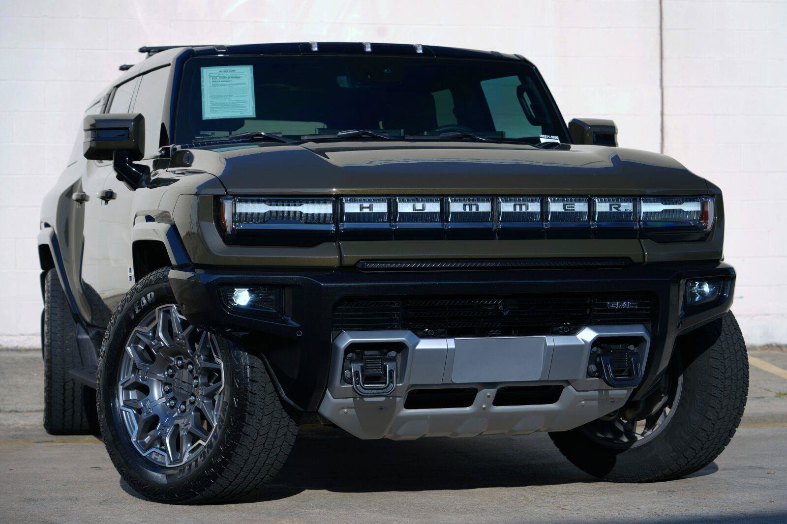 Used 2025 GMC Hummer EV 3X w/ LPO, Roof Cross Rail Package AWD/4WD image 3