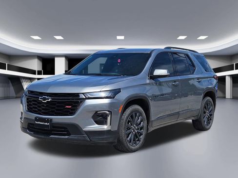 Used 2023 Chevrolet Traverse RS FWD image 9