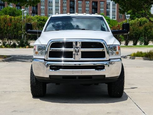 Used 2016 RAM 2500 Tradesman w/ Chrome Appearance Group AWD/4WD image 4