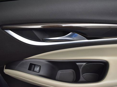 Used 2018 Buick Enclave Essence image 20