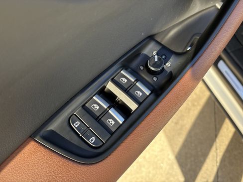 Used 2019 Audi Q8 Premium Plus w/ Premium Plus image 15