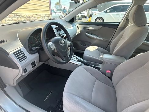 Used 2011 Toyota Corolla LE FWD image 2