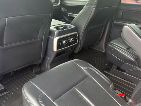 Used 2023 Ford Expedition XLT image 19
