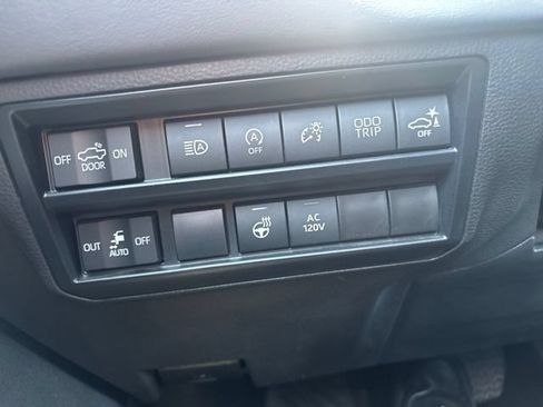 Used 2023 Toyota Tundra Platinum AWD/4WD image 17