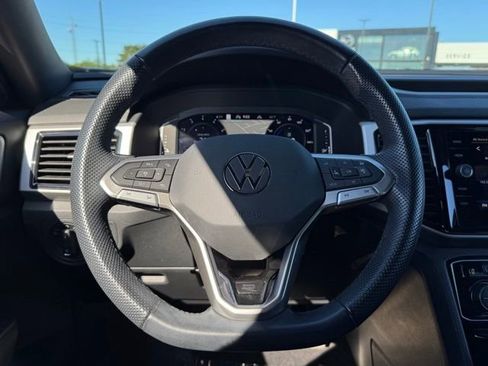 Used 2022 Volkswagen Atlas Cross Sport SEL R-Line AWD/4WD image 31