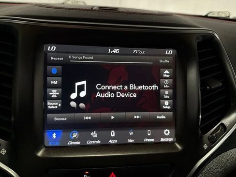 Used 2022 Jeep Cherokee Trailhawk w/ Sun & Sound Group AWD/4WD image 19