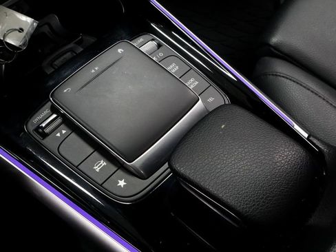 Used 2021 Mercedes-Benz GLB 250 4MATIC image 31